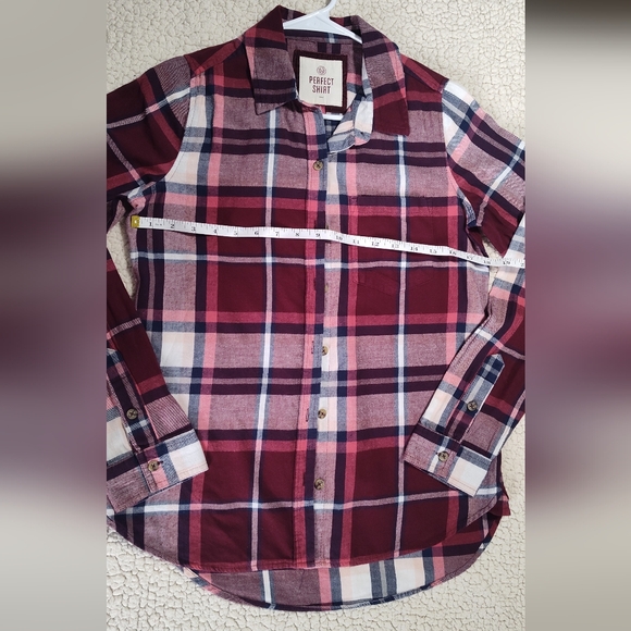 Perfect Shirt Relaxed Women Button Up Small - Picture 7 of 8